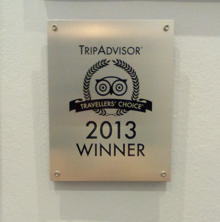 Hotel Viktoria Tiranë Luaran gambar