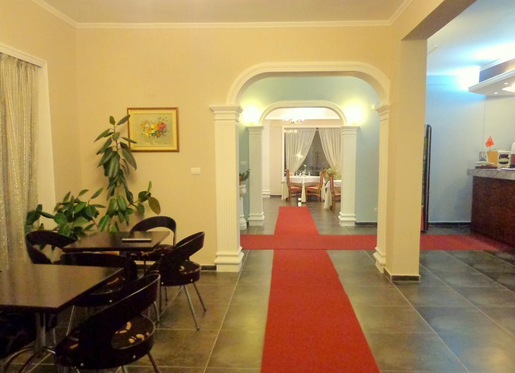 Hotel Viktoria Tiranë Luaran gambar