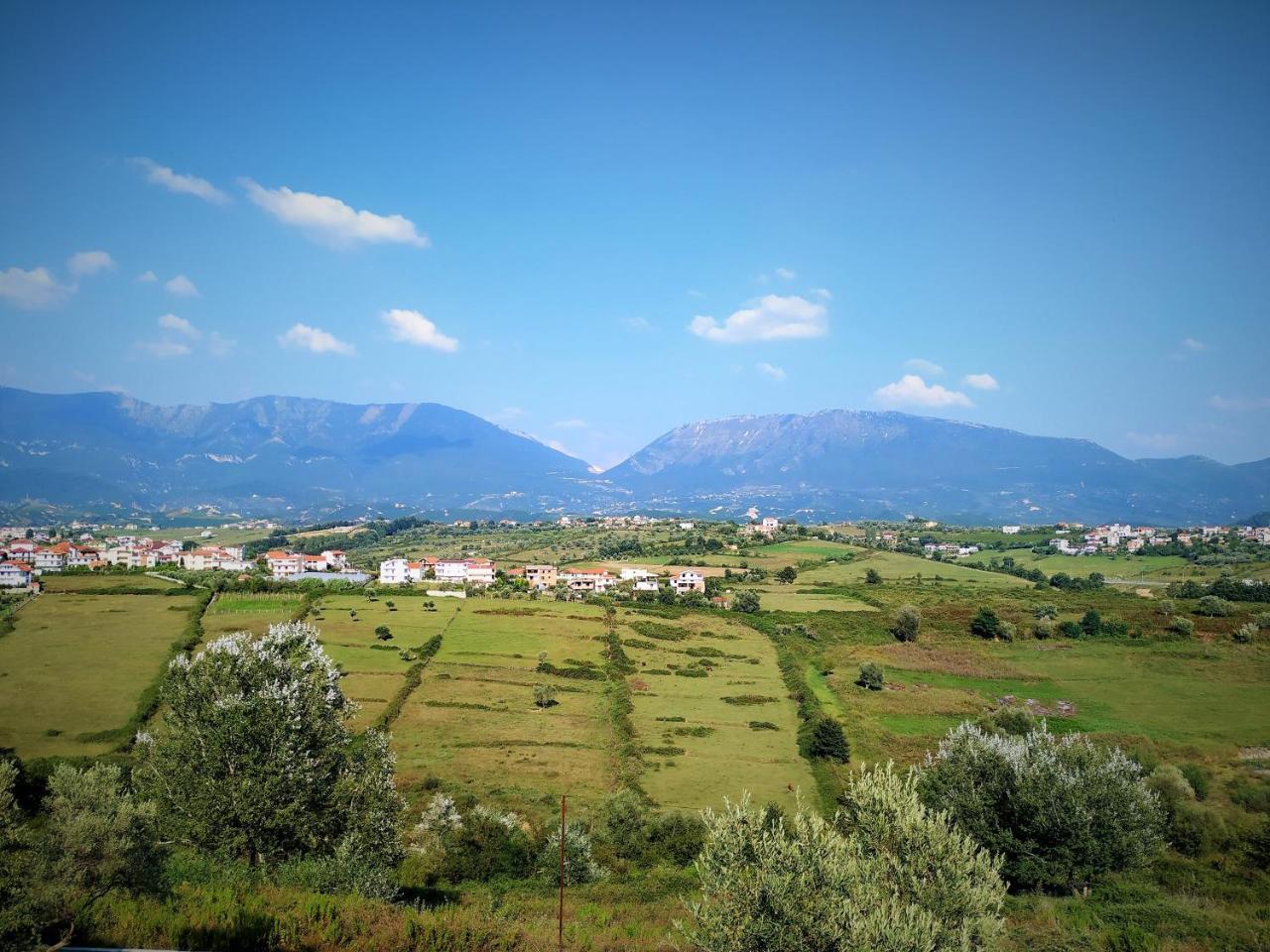 Hotel Viktoria Tiranë Luaran gambar